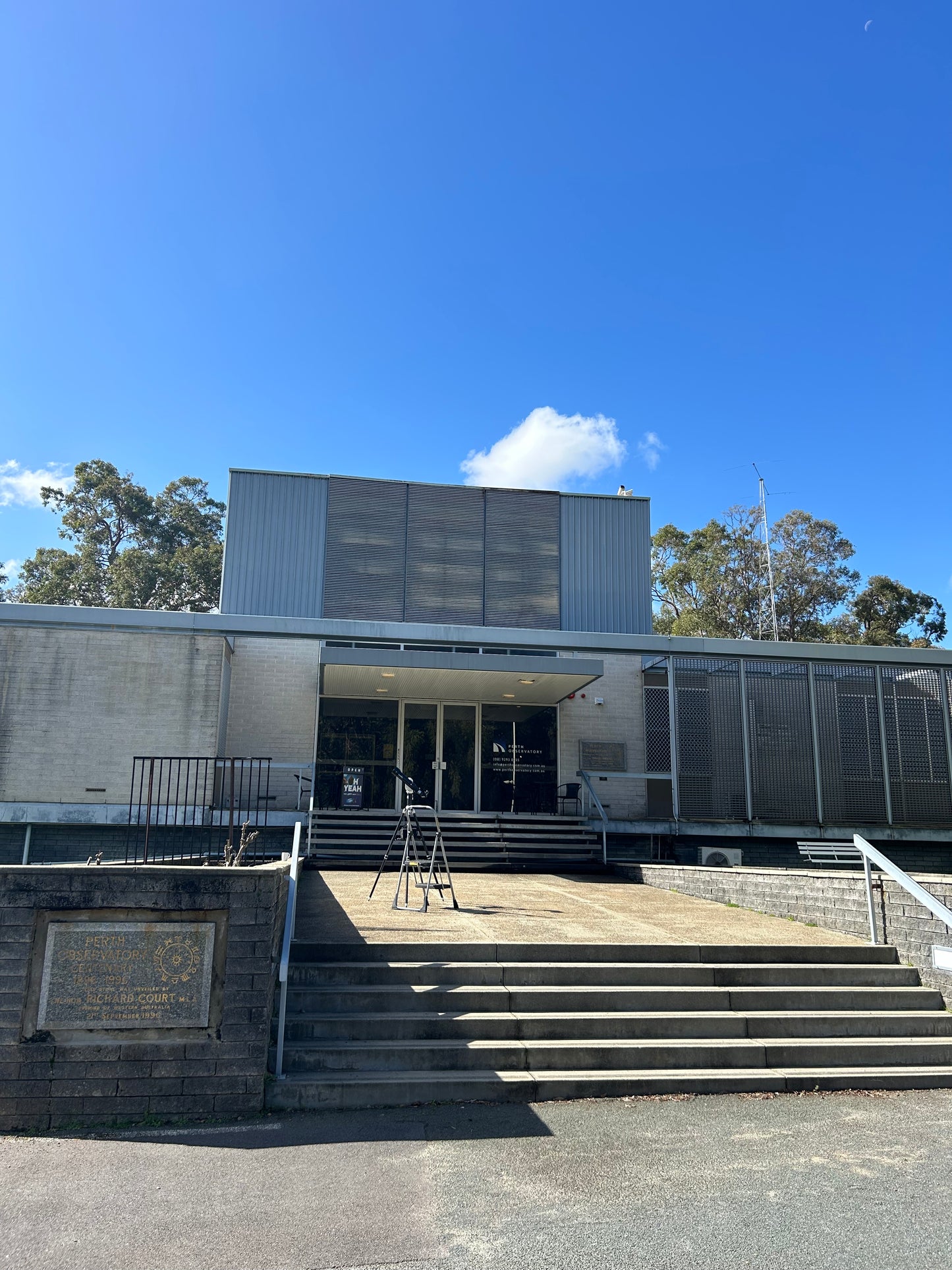 Fun Workshop and Tour at Perth Observatory